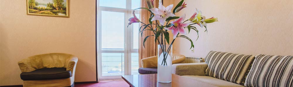 Двухкомнатный номер первой категории с видом на море, отель Евразия в Анапе